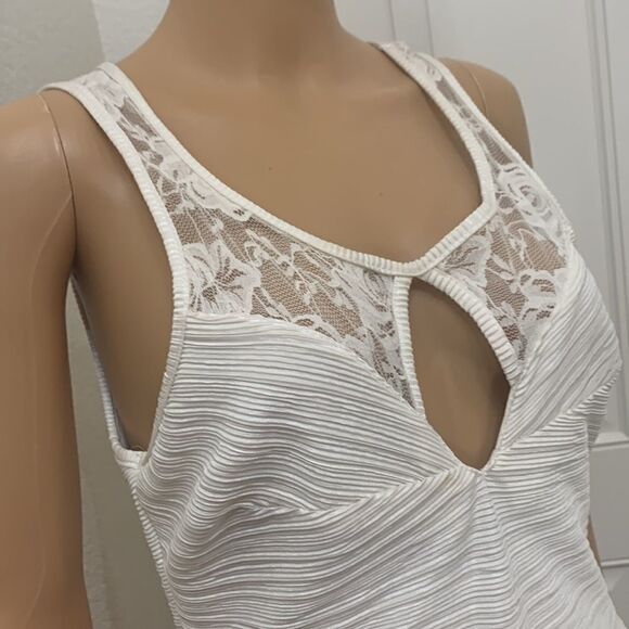 Charlotte Russe Size XL Scoop Neck Cut Out Lace Short Sleeve Dress Side Ruching - Picture 3 of 11